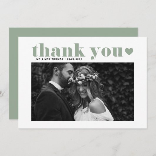Retro Bold Typografy Sage Green Foto Wedding Dankeskarte (Vorne/Hinten)