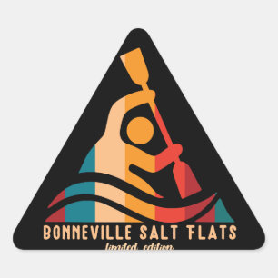 Retro Bonneville Salt Flats Kayaking Dreieckiger Aufkleber