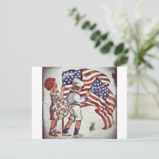 Retro Boy and Girl Waving Fahnen Postkarte (Stehend Vorderseite)