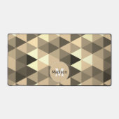 Retro-braune Sepi-Dreiecksmuster Monogramm Schreibtischunterlage (Vorderseite)