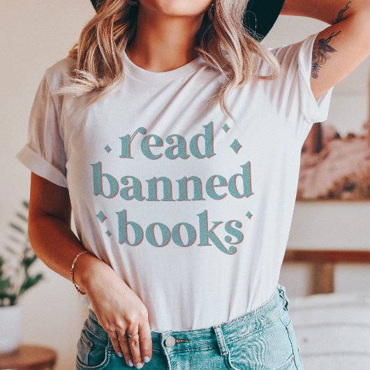 Retro-Buchstaben für verbotene Bücher lesen T-Shirt