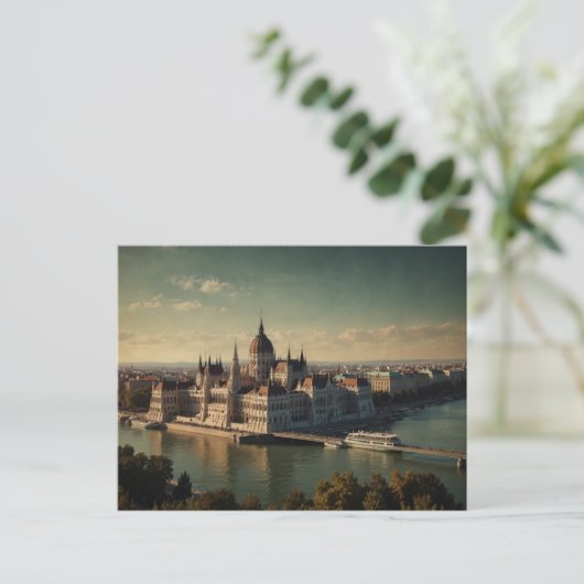 Retro Budapest Charm Postkarte (Stehend Vorderseite)