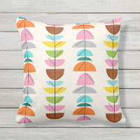 Retro bunte Nest-Kissen im Freien
