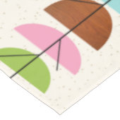 Retro bunte Nest-Tischdecke Tischdecke (Schrägansicht)