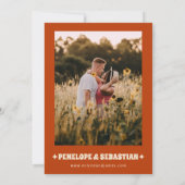 Retro Burnt Orange Terracotta Groovy Bold Wedding Einladung (Rückseite)