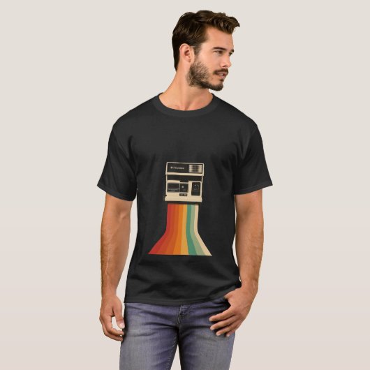 Retro Camera with Rainbow Print T-Shirt (Vorne ganz)