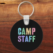 Retro Camp Mitarbeiter Sommer Campingplatz Crew Be Schlüsselanhänger (Vorderseite)