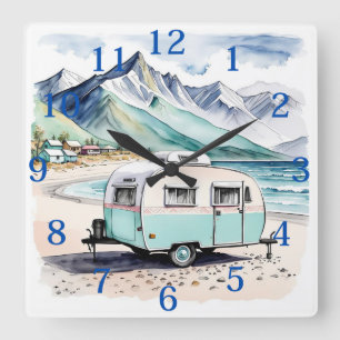 Retro Camping Caravan Beach Scene Quadratische Wanduhr