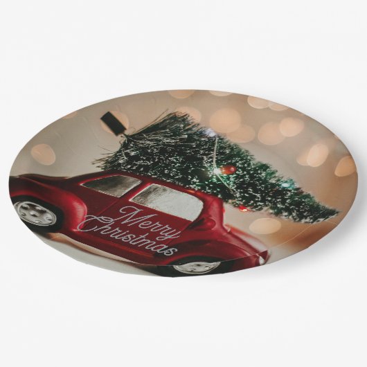 Retro Car Carrying Christmas Tree Paper Plates Pappteller (Schrägansicht)