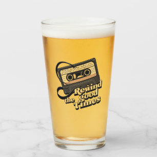 Retro Cassette Design für Nostalgie-Liebhaber Glas