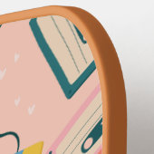 Retro Cassette Tape Muster rosa Pickleball Schläger (Linke Seite)