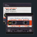 Retro Cassette Tape S 50. Geburtstag Save the Date Einladungspostkarte<br><div class="desc">Alte Audiokassette kleine schwarze Runde für das Alter. Design auf Postkarte mit Text für 50. Geburtstag "Save the Date" mit Name, Datum, Adresse (vorne und hinten), um sich anzupassen. Passend zum Geburtstag sparen Sie den Datums-Magneten, die Geburtstagseinladung, die Geburtstagspapiere und das Gästebuch (Spiralheft und Hardcover). Vergessen Sie nicht die ganze...</div>