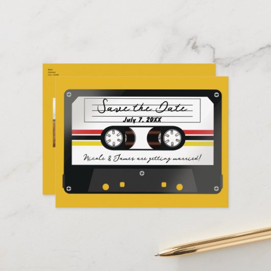 Retro Cassette Tape Yellow 90's Save the Date Ankündigungspostkarte (Vorderseite/Rückseite Beispiel)