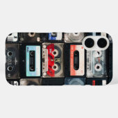Retro cassettes image on iphone case (Rückseite (Horizontal))