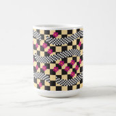 Retro-Checkerboard-Design mit Blume Kaffeetasse (Mittel)