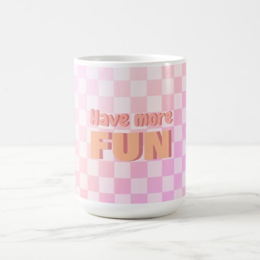 Retro Checkerboard Peach Fuzz Pink Gradient Kaffeetasse (Mittel)