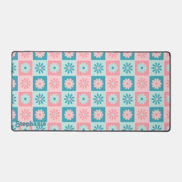 Retro Checkered Daisis Pink Green Script Name Schreibtischunterlage