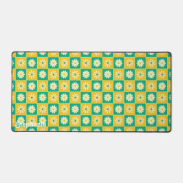 Retro Checkered Daisis Yellow Green Script Name Schreibtischunterlage