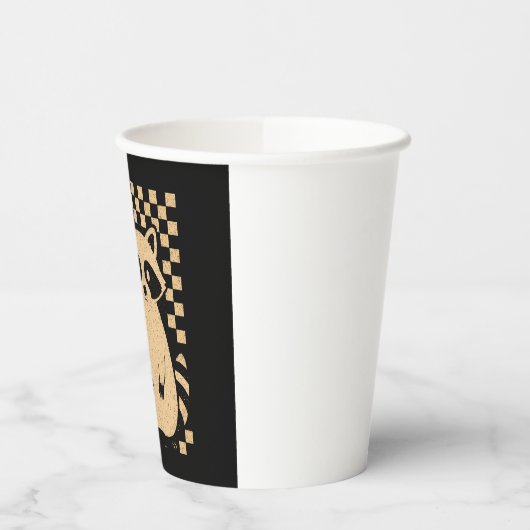 Retro Checkered Halloween Raccoon Pappbecher (Links)