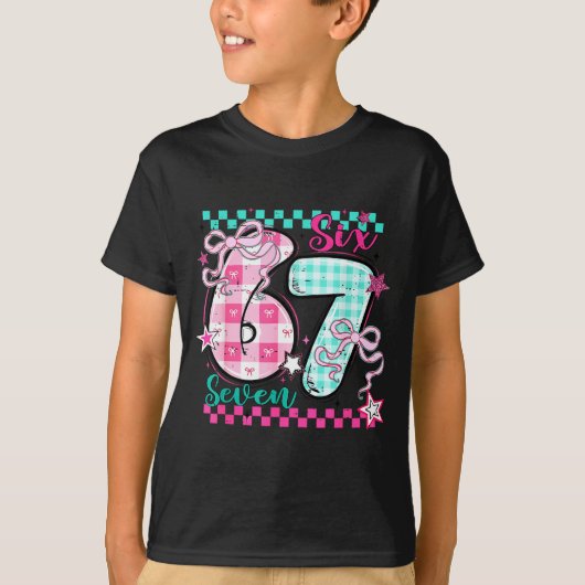 Retro Checkered Valentine Six Seven Meme 67 Viral T-Shirt (Vorderseite)