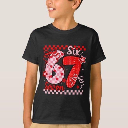 Retro Checkered Valentine Six Seven Meme 67 Viral T-Shirt (Vorderseite)