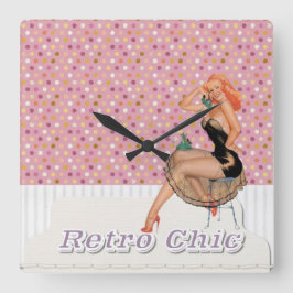 Retro Chic Pinup Girl Quadratische Wanduhr