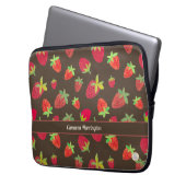 Retro Chocolate Brown Personalisiert Strawberry Laptopschutzhülle (Vorderseite Links)