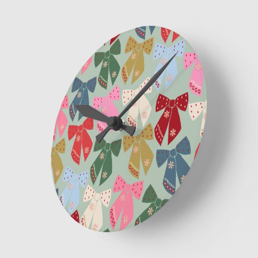 Retro Christmas Bows Coquette Runde Wanduhr (Winkel)