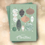 Retro Christmas Flat Feiertagskarte<br><div class="desc">Retro Weihnachtsbaumschmuck auf einem minzgrünen Hintergrund,  diese Karte zeigt Ihren Gruß auf der Vorderseite und Ihre Personalisierung und Namen auf der Rückseite. Wählen Sie Matte für schwerstes Papier und High Definition für beste Druckqualität.</div>