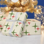 Retro Christmas Mitte des Jahrhunderts Moderne Ato Geschenkpapier<br><div class="desc">Retro Weihnachten Mitte des Jahrhunderts moderne Atomstars Wrapping Paper. Perfekt für einen Urlaub,  mit einem nostalgischen,  mittelalterlichen Mod Xmas-Flair und einer Ästhetik im Weltraum. Die Farbtöne Olivgrün,  Rot und Creme sind Vintag. Perfekt für Geschenke,  die die altmodische Art geben. Von Kierkegaard Design Studio.</div>
