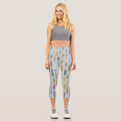 Retro Coastal Surfer -Blue Surfboard Print Surfing Capri Leggings (Vorderseite)