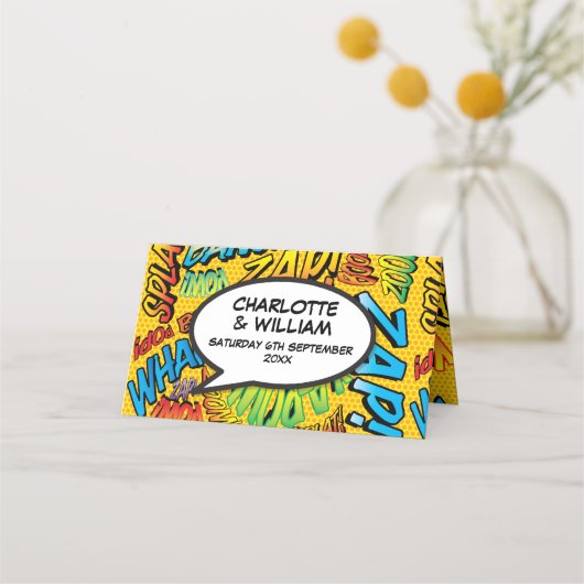 Retro Comic Buch Pop Personalisierte Hochzeit Platzkarte (Rückseite)