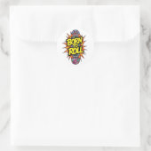 Retro-Comic-Stil "Born to Roll" Skater Runder Aufkleber (Tasche)