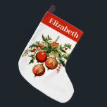 Retro Coole Weihnachtsbaumdekorationen Großer Weihnachtsstrumpf<br><div class="desc">Weihnachts-Strumpf personalisiert mit einem Namen. Entworfen mit einer Vintagen Stilvorlage. 3 rote Weihnachtsbaumbläschen umgeben von grünen Heiligen und Beeren. Stilvolles Retro-Design.</div>