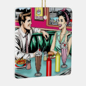 Retro Couple aus den 50er Jahren bei Diner Keramikornament (Rechts)