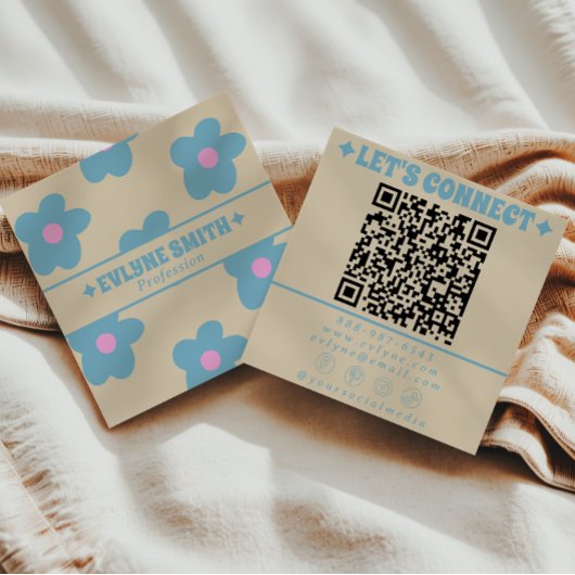Retro Cream Blue QR Code Groovy Floral Fun Boho Quadratische Visitenkarte
