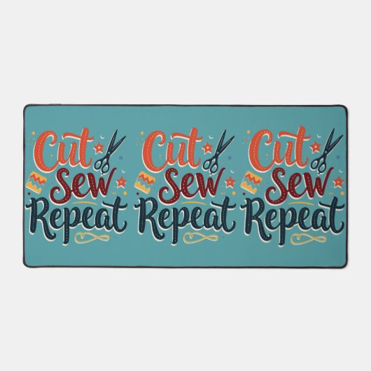 Retro "Cut Sew Repeat" Nähen Lover Design Schreibtischunterlage (Vorderseite)