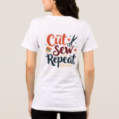 Retro "Cut Sew Repeat" Nähen Lover Design Tri-Blend Shirt (Rückseite)