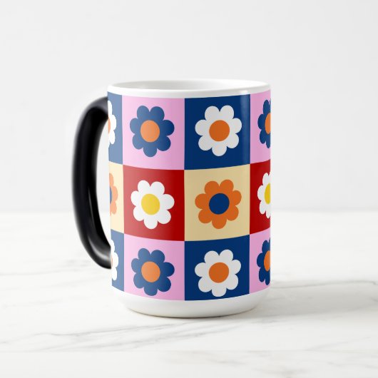 Retro Cute colorful Flowers Pattern Verwandlungstasse (Vorderseite Links)