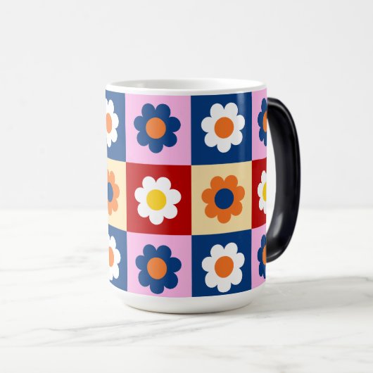 Retro Cute colorful Flowers Pattern Verwandlungstasse (VorderseiteRechts)