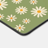 Retro Daisies Bleibe Groovy Sage Green Script Name Schreibtischunterlage (Ecke)