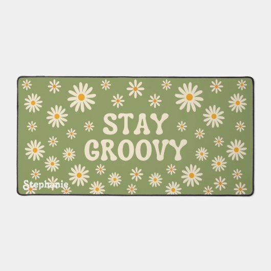 Retro Daisies Bleibe Groovy Sage Green Script Name Schreibtischunterlage (Vorderseite)