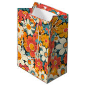 Retro-Daisy-Blumen-Geschenktasche Mittlere Geschenktüte (Vorderseite Schrägansicht)