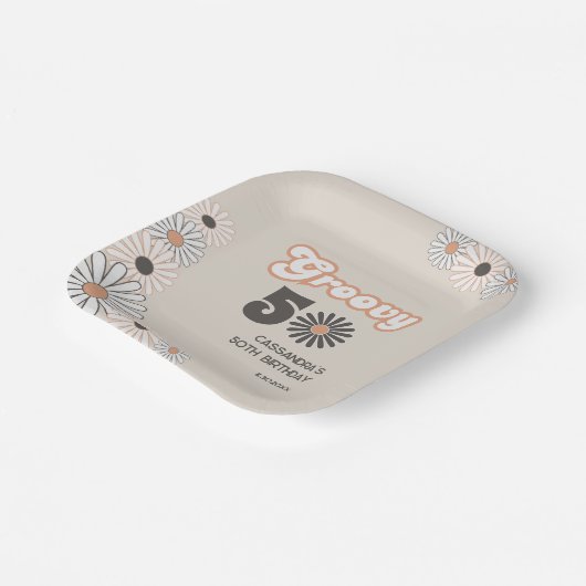 Retro Daisy Boho Terracotta Natural 50th Birthday Pappteller (Gewinkelt)