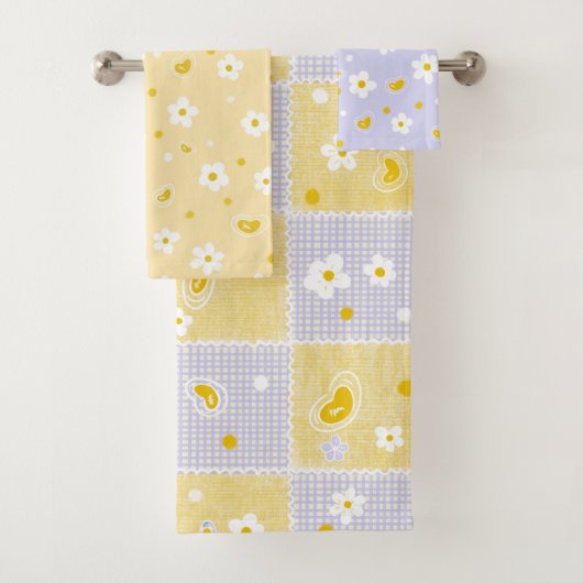 Retro Daisy Floral Pattern Yellow and Purple  Badhandtuch Set (Insitu)