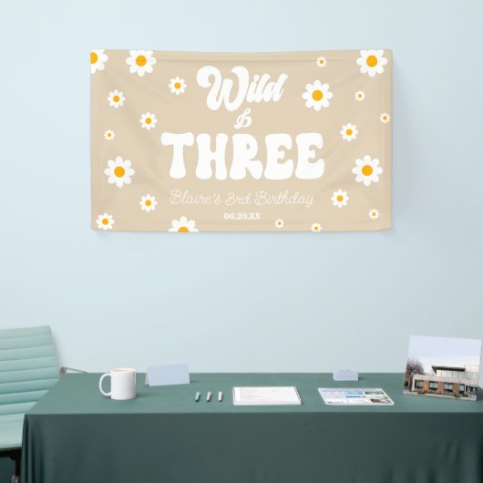 Retro Daisy Flower Wild & Three 3rd Birthday Party Banner (Messeveranstaltung)