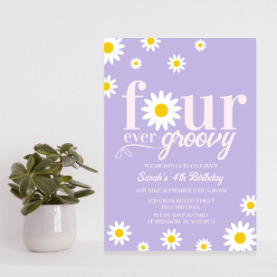 Retro Daisy Four je Groovy Lila 4. Geburtstag Einladung