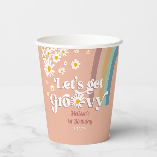 Retro Daisy Lass uns Groovy Birthday holen Pappbecher (Rückseite)