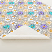 Retro Daisy Muster Simple.01. Gray BG Sherpadecke (3/4)