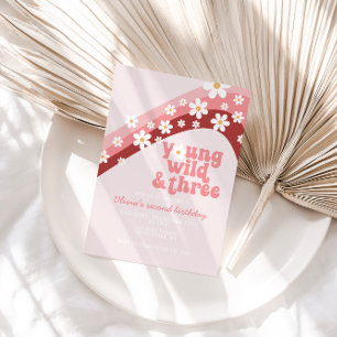 Retro daisy Young Wild Drei blühende Geburtstage Einladung